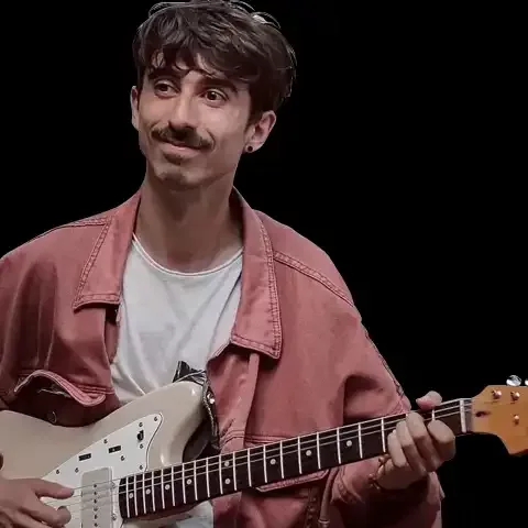 Cours de basse électrique avec Félix Barbier, professeur de musique à l'école La Lyre Mélusine